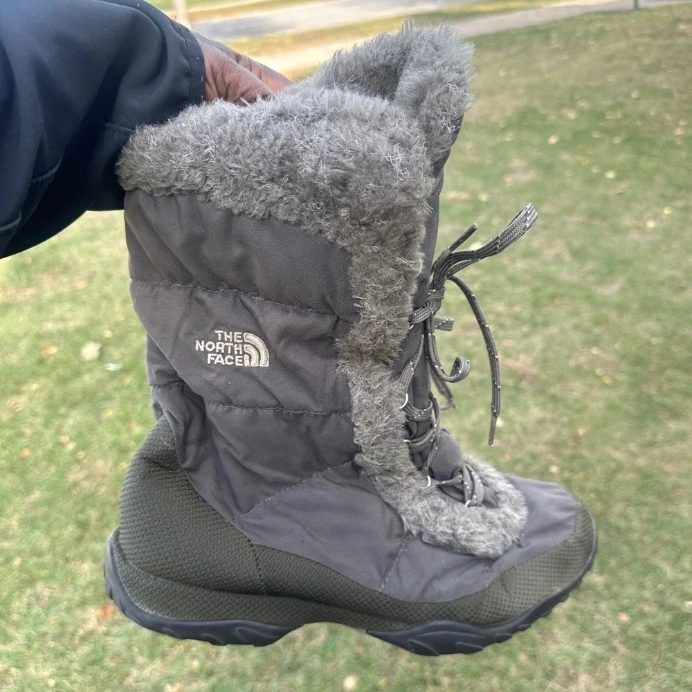 The North Face Nuptse Faux Fur IV‎ Goose Down Women's Snow Boots Size 11 Green